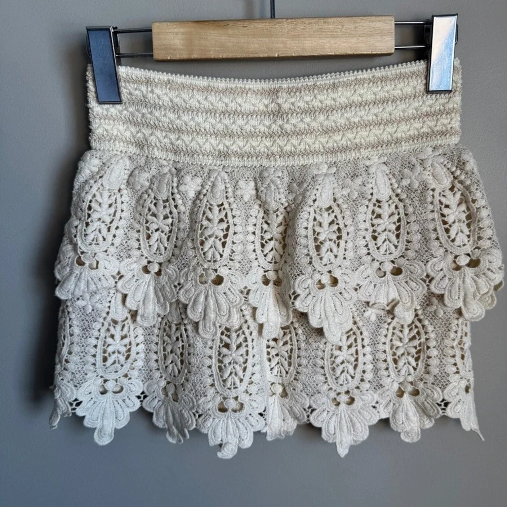 Swoon Women's Crochet Lace Tiered Mini Skirt Cream Boho Festival NEW Y2K Chic - Picture 3 of 10